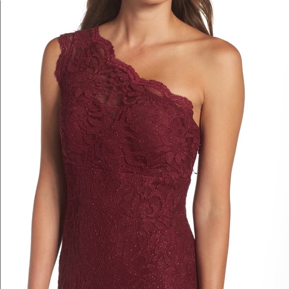 Like New! One-Shoulder Gown Prom Dress - Picture 4 of 15